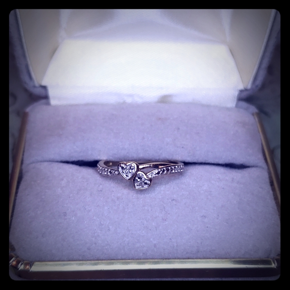FINAL 💎 10k Gold Ring w. Diamonds Two Hearts sz 7